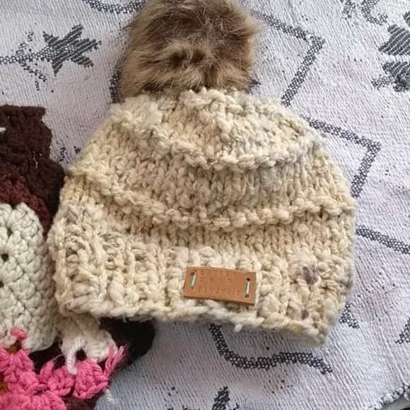 Hand Crafted Accessories - 100% Wool Handmade Hat with faux fur Pom Pom